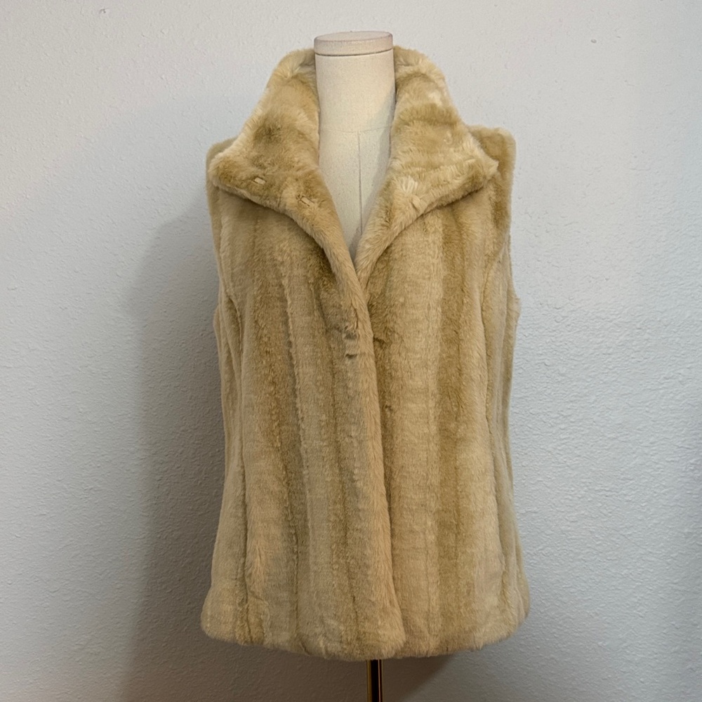 Kristen Blake Neutral Faux Fur Vest size Medium